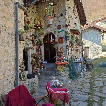 Casa Olmi Dependance Lägenhet Castiglione dʼIntelvi Exteriör bild