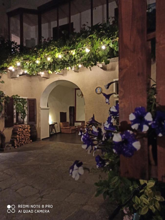 Casa Olmi Dependance Lägenhet Castiglione dʼIntelvi Exteriör bild